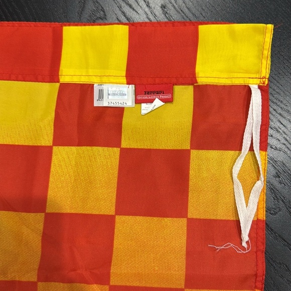 Ferrari XL Racing Flag - Picture 4 of 5